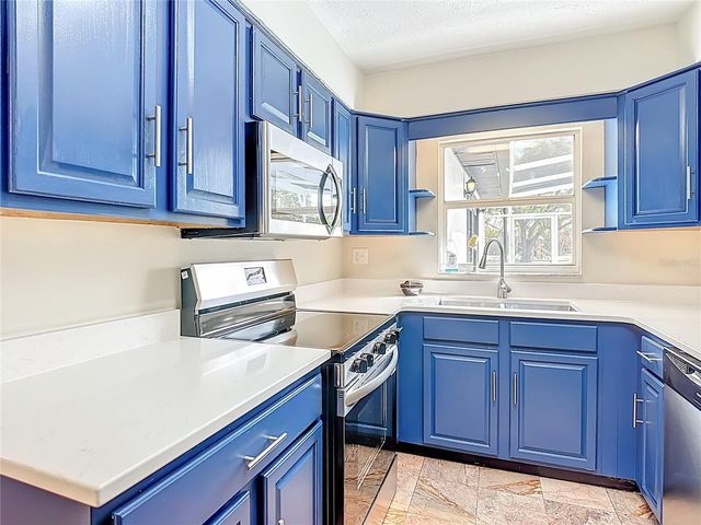 2720 HANDLEY BOULEVARD, Lakeland, FL 33803