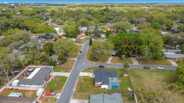 2720 HANDLEY BOULEVARD, Lakeland, FL 33803
