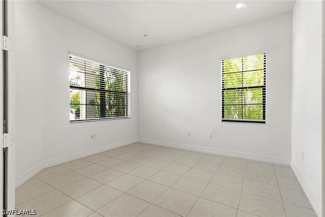 4715 Kensington CIR, Naples, FL 34119