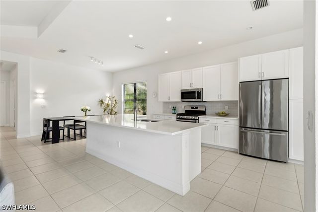 4715 Kensington CIR, Naples, FL 34119