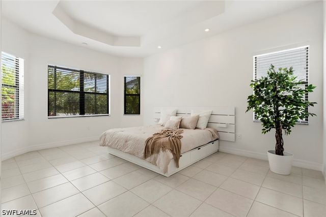 4715 Kensington CIR, Naples, FL 34119