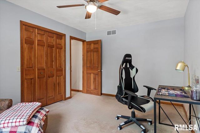 4 Red Bud Run, Sherman, IL 62684