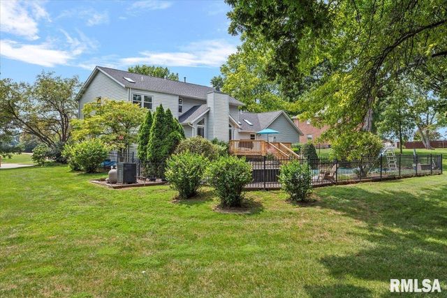 4 Red Bud Run, Sherman, IL 62684