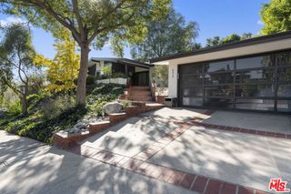 8670 Allenwood Road, Los Angeles, CA 90046