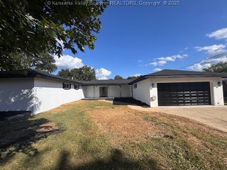 48 Lee Drive, St Albans, WV 25177