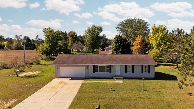 1800 Fairfield Drive, Green Lake Twp, MI 49637