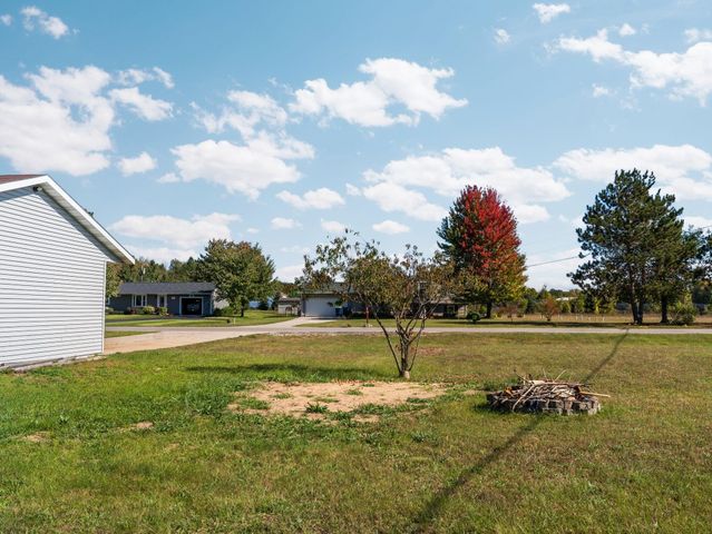 1800 Fairfield Drive, Green Lake Twp, MI 49637