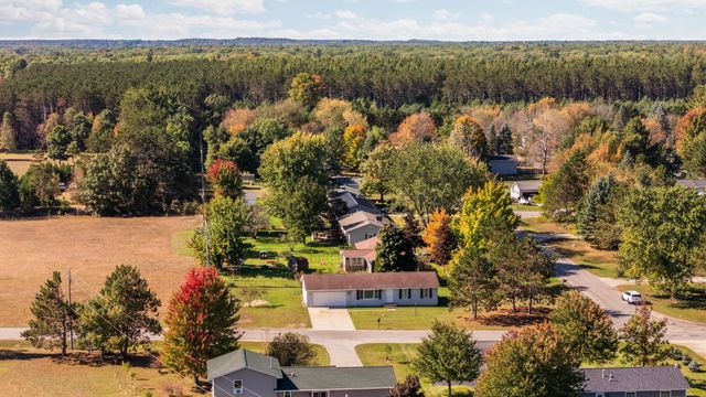 1800 Fairfield Drive, Green Lake Twp, MI 49637