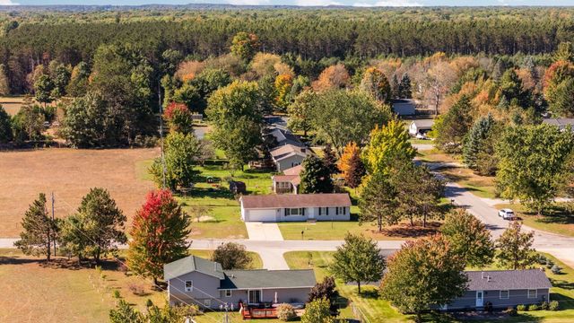 1800 Fairfield Drive, Green Lake Twp, MI 49637