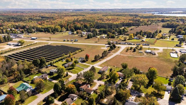 1800 Fairfield Drive, Green Lake Twp, MI 49637