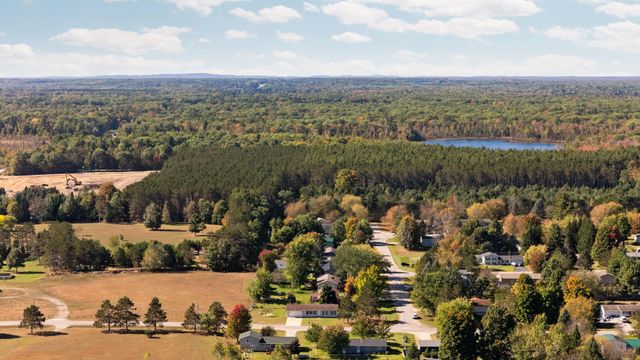 1800 Fairfield Drive, Green Lake Twp, MI 49637