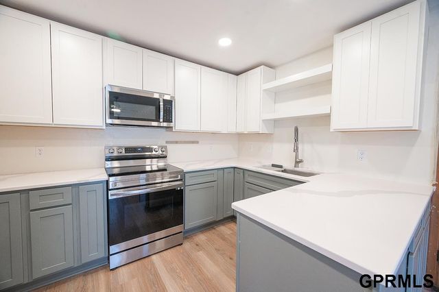 421 Haverford Drive, Lincoln, NE 68510