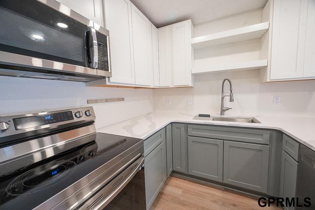 421 Haverford Drive, Lincoln, NE 68510