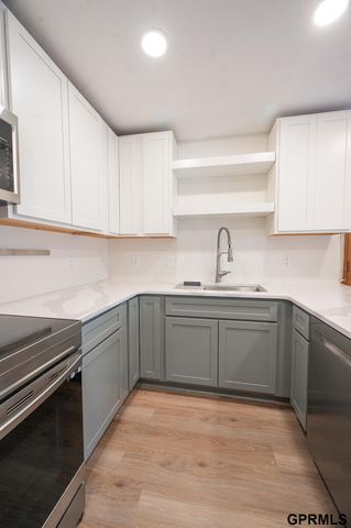 421 Haverford Drive, Lincoln, NE 68510