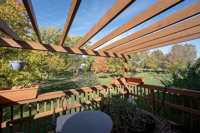 421 Haverford Drive, Lincoln, NE 68510