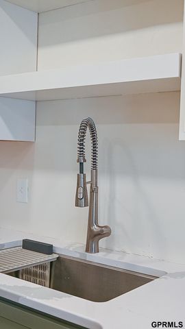 421 Haverford Drive, Lincoln, NE 68510