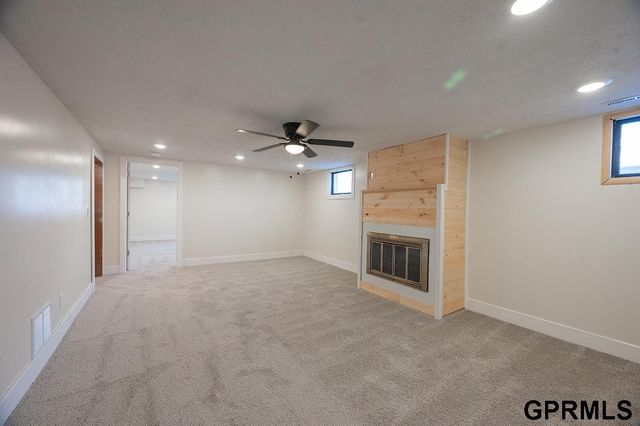 421 Haverford Drive, Lincoln, NE 68510