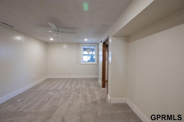 421 Haverford Drive, Lincoln, NE 68510