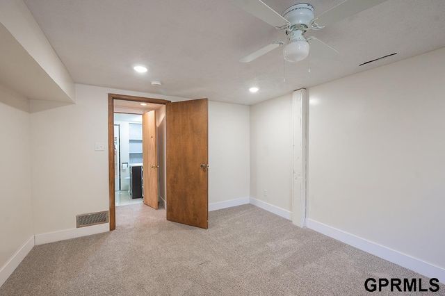 421 Haverford Drive, Lincoln, NE 68510