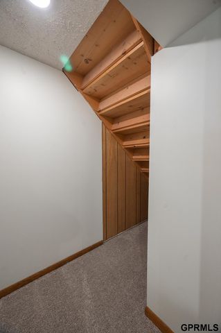 421 Haverford Drive, Lincoln, NE 68510