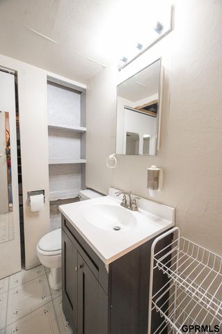 421 Haverford Drive, Lincoln, NE 68510