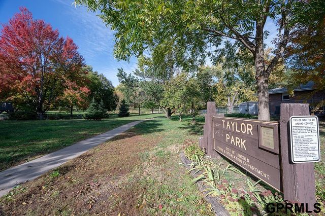 421 Haverford Drive, Lincoln, NE 68510