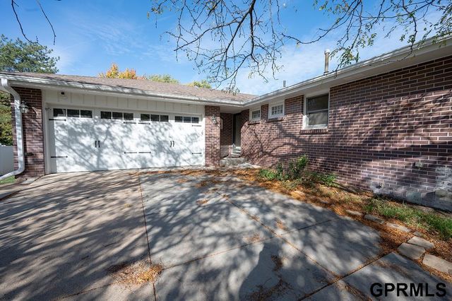 421 Haverford Drive, Lincoln, NE 68510