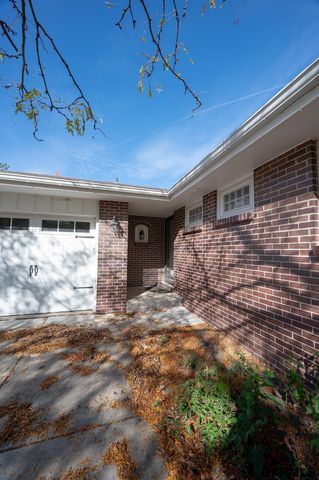 421 Haverford Drive, Lincoln, NE 68510