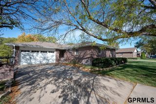 421 Haverford Drive, Lincoln, NE 68510