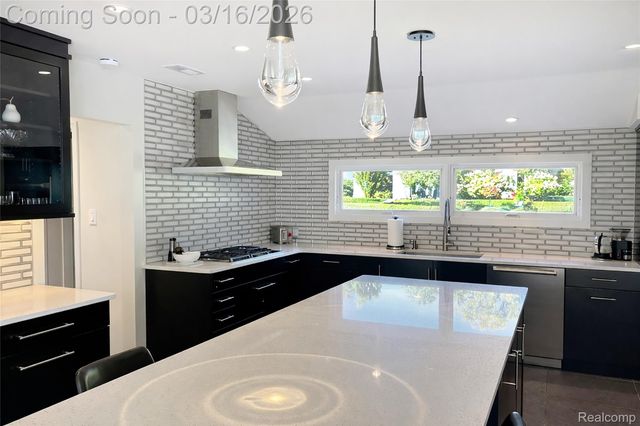 3885 Oakland Drive, Bloomfield Hills, MI 48301