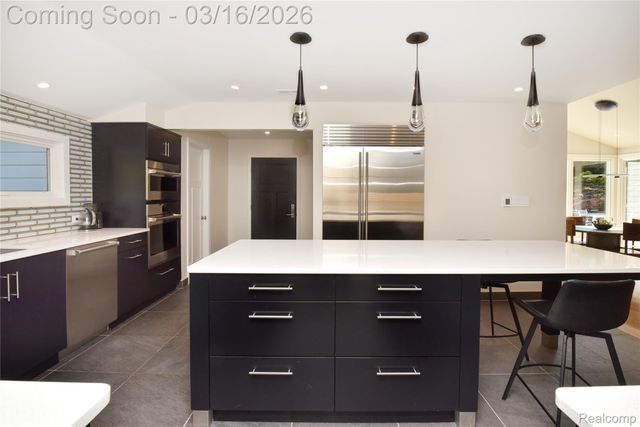 3885 Oakland Drive, Bloomfield Hills, MI 48301