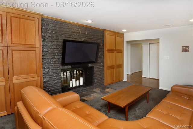 3885 Oakland Drive, Bloomfield Hills, MI 48301