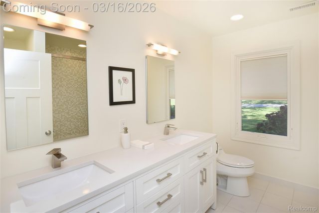 3885 Oakland Drive, Bloomfield Hills, MI 48301