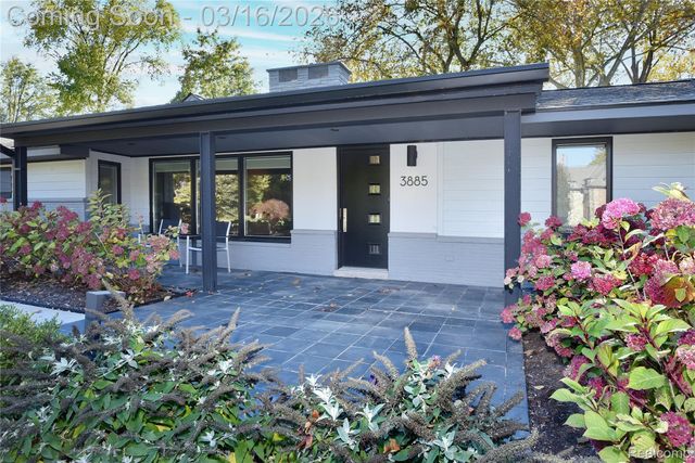 3885 Oakland Drive, Bloomfield Hills, MI 48301