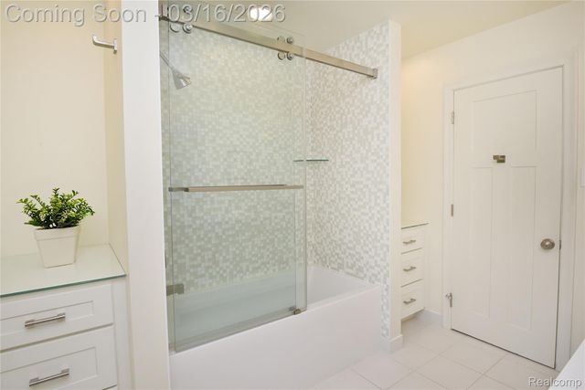 3885 Oakland Drive, Bloomfield Hills, MI 48301