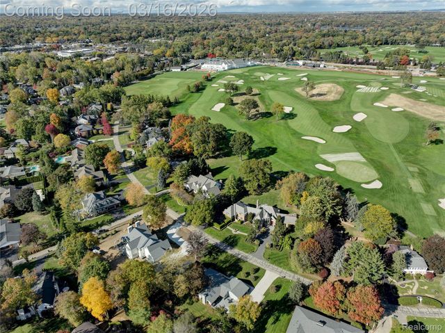 3885 Oakland Drive, Bloomfield Hills, MI 48301