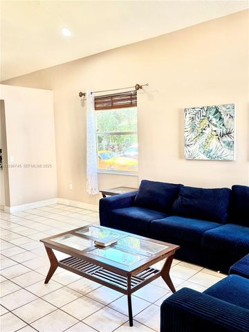 306 NW 115th Way, Coral Springs, FL 33071