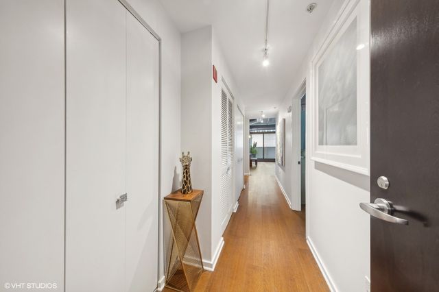 240 E Illinois Street 402, Chicago, IL 60611