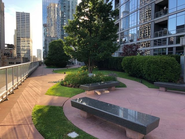 240 E Illinois Street 402, Chicago, IL 60611