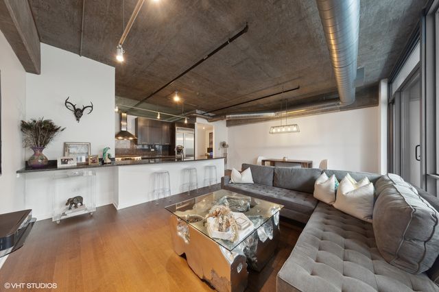 240 E Illinois Street 402, Chicago, IL 60611