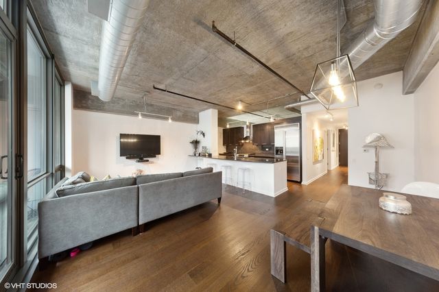 240 E Illinois Street 402, Chicago, IL 60611