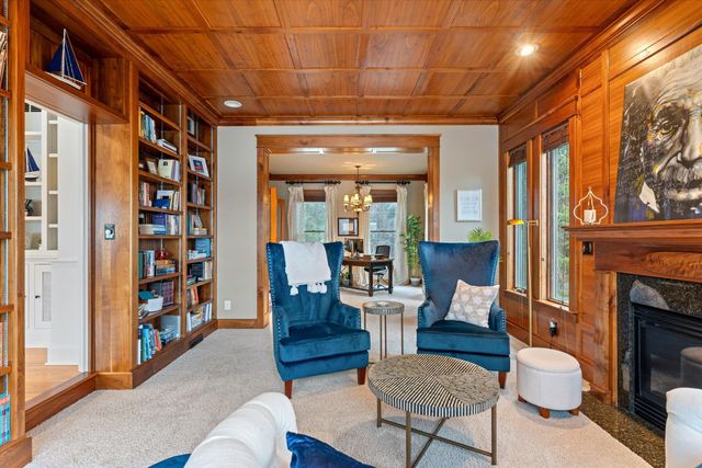 55755 Davis Lane, Dowagiac, MI 49047