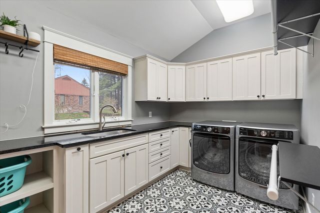 55755 Davis Lane, Dowagiac, MI 49047