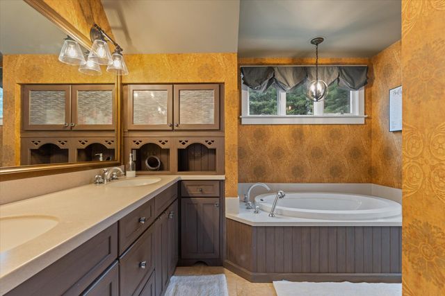 55755 Davis Lane, Dowagiac, MI 49047