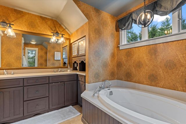 55755 Davis Lane, Dowagiac, MI 49047