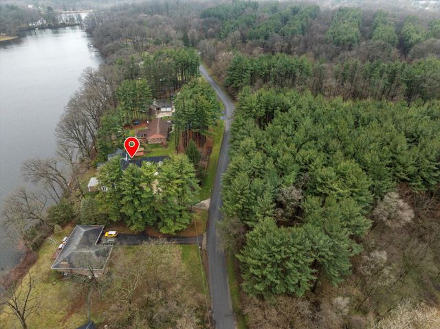 55755 Davis Lane, Dowagiac, MI 49047