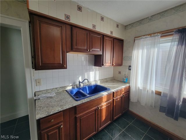 3222 W 115th Street, Cleveland, OH 44111