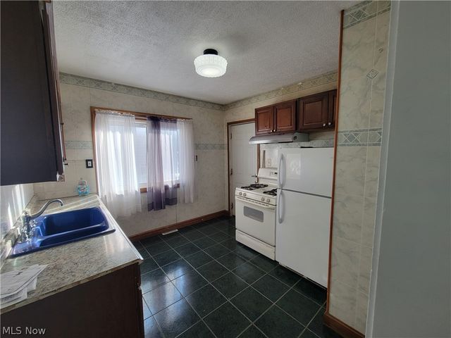 3222 W 115th Street, Cleveland, OH 44111