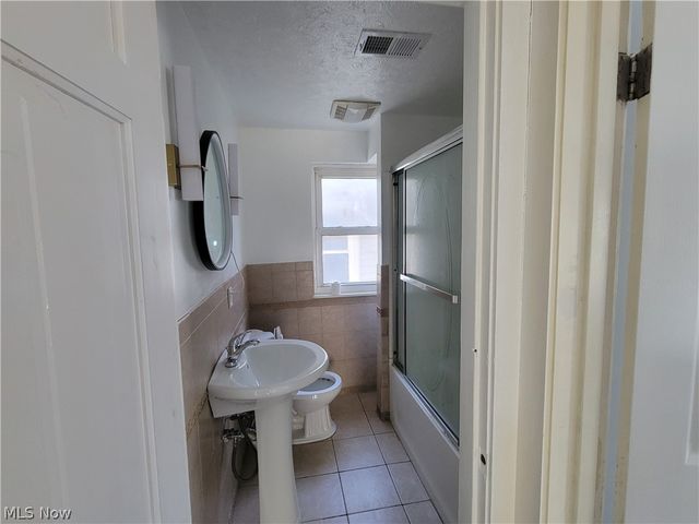 3222 W 115th Street, Cleveland, OH 44111