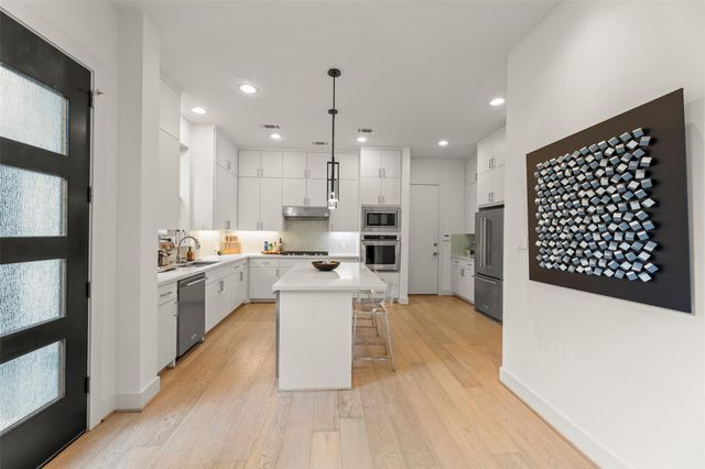 6019 Truro Street, Houston, TX 77007